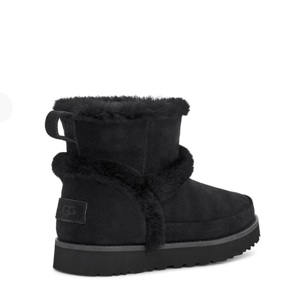 UGG CLASSIC MINI FLUFF SPILL SEAM - Picture 3 of 12